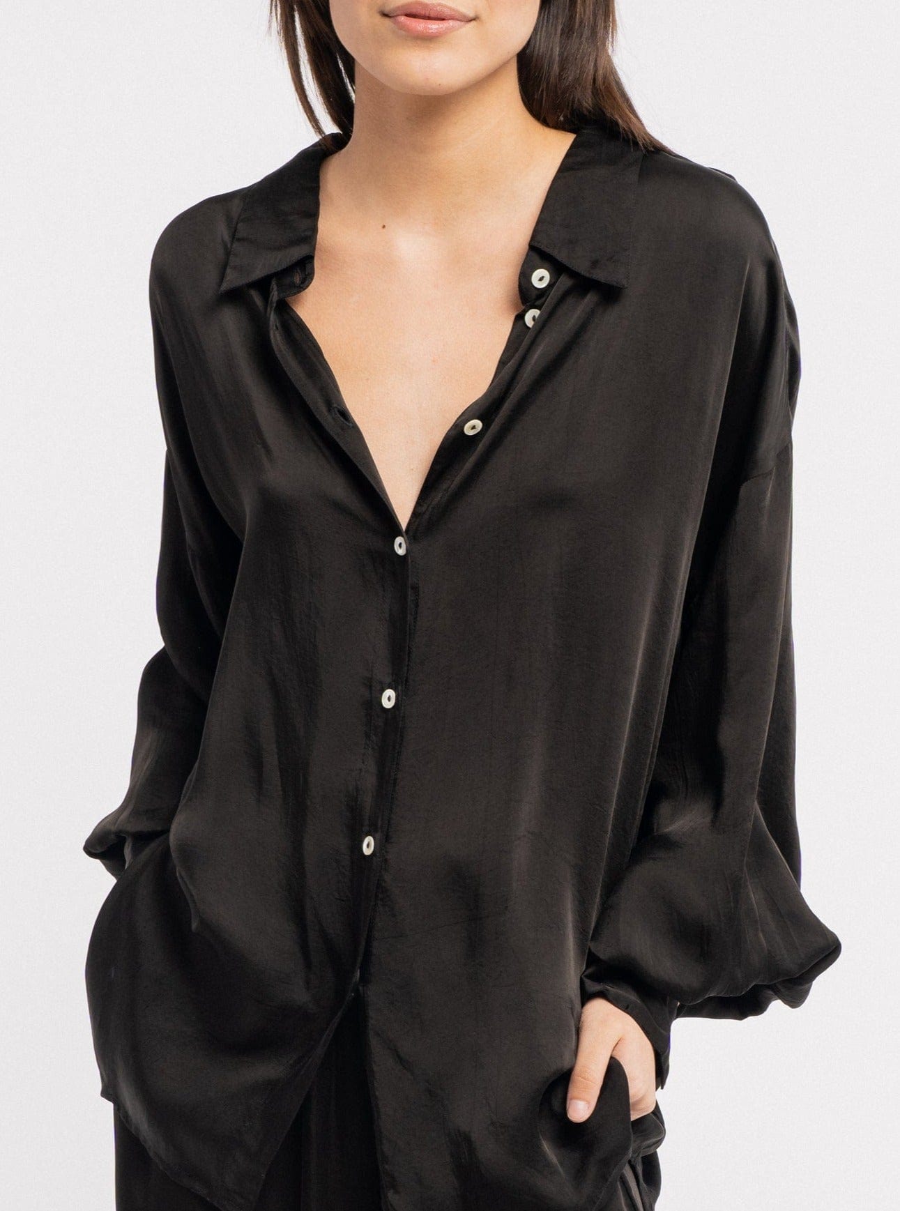 Museo Button Up - Black Cupro - pre-order